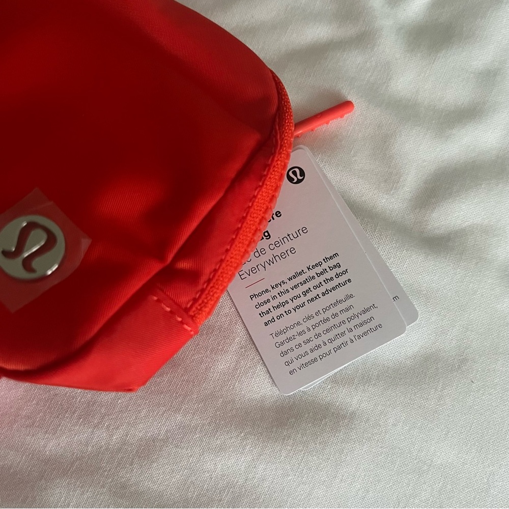 đ Lululemon Everywhere Belt Bag EBB - Solar Orange - Picture 2 of 6